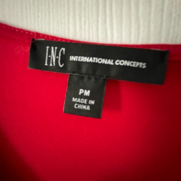 INC International Concepts Red Top Size Petite Medium - Picture 3 of 3